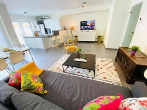 Airy and spacious 3 Bedroom w terrace&parking